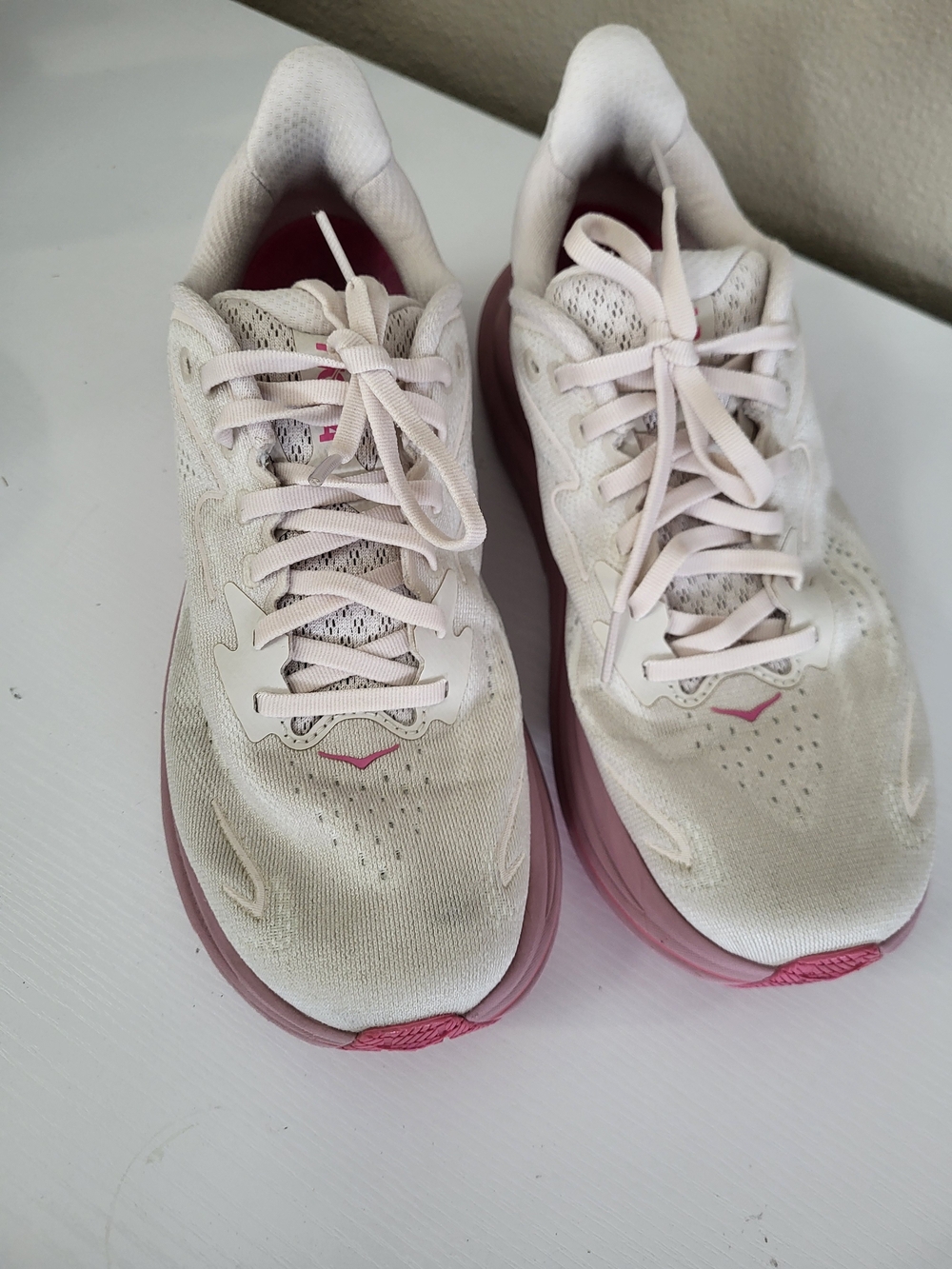 Hoka Women's Clifton 10 Running Shoes in White with Pink Accents Size 8B